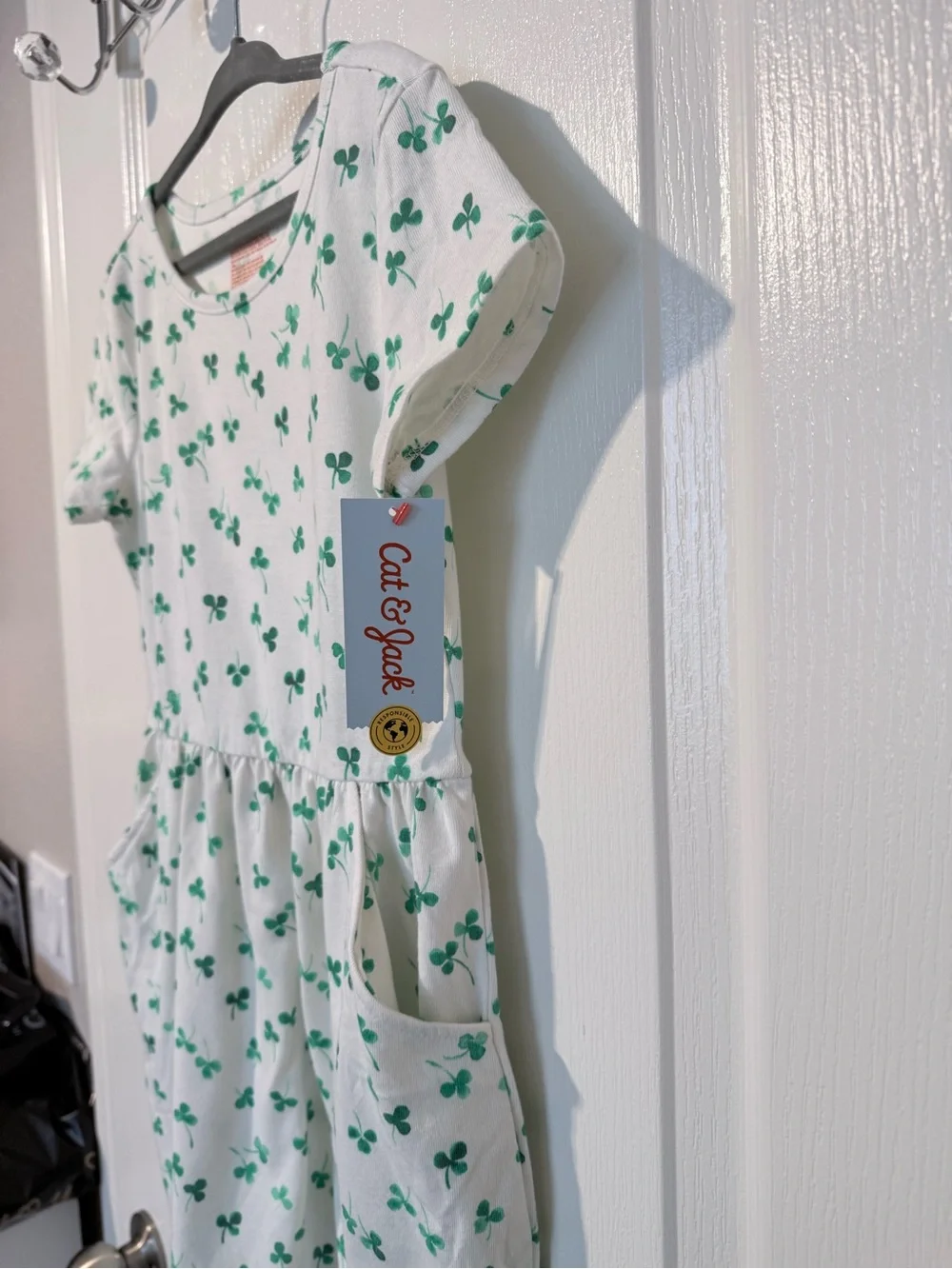 NWT Cat & Jack Girls Clover Print Dress Size S (6/7) White & Green with Pockets